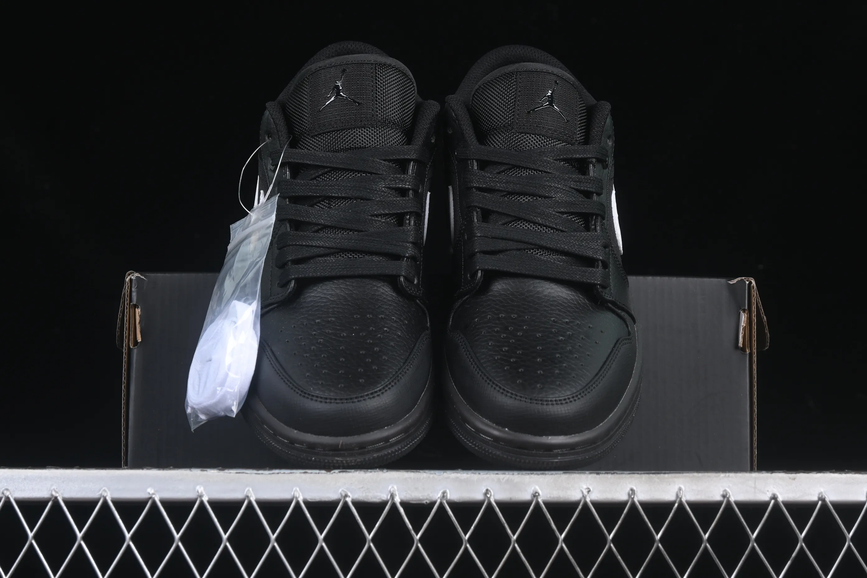 All categories Air Jordan Jordan series basketball shoes Air Jordan 1 Low Air Jordan 1 Low AJ1 Joe 1 black and white canvas leather low-top cultural basketball shoes HV5968-001